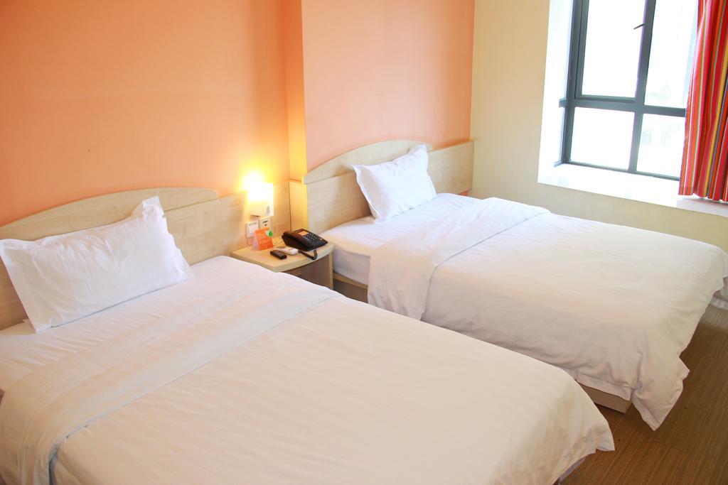 7Days Inn Chengdu Wuda Garden Szoba fotó